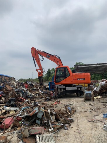 報(bào)廢汽車(chē)拆解中拆機(jī)車(chē)可以分分鐘秒殺一臺(tái)車(chē)