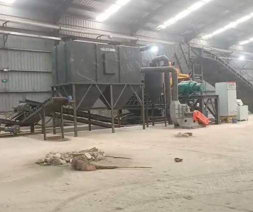 永城客戶(hù)使用450型破碎機(jī)對(duì)鋁合金邊角料進(jìn)行加工處理 二