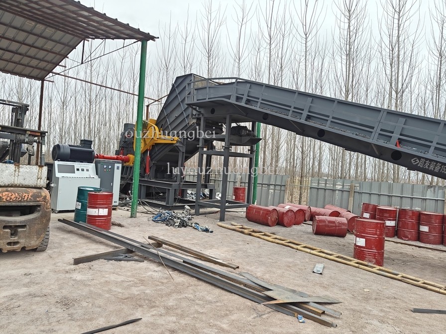 數日前發貨山東地區的315型破碎機（其一）安裝完畢