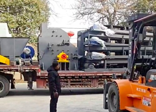 路友破碎機(jī)到達(dá)客戶(hù)廠地準(zhǔn)備開(kāi)展裝機(jī)工作