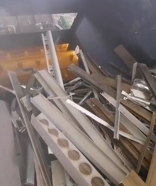 315型對建筑金屬邊框進行破碎