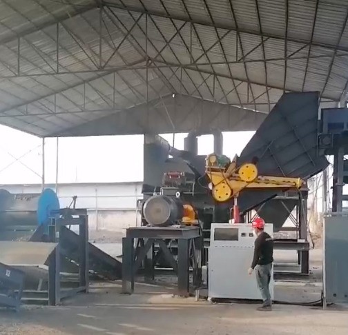 安徽地區(qū)315型破碎機使用現(xiàn)場，新機待運行