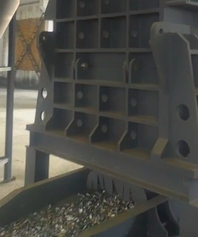 室外上料安裝方式可以有效減少灰塵的濃度，視線不被干擾